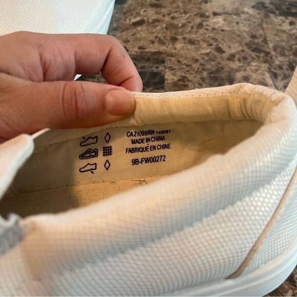 Ardene Women's MAT+ Comfort Cream Slide On Shoes Size 10 - Picture 13 of 13